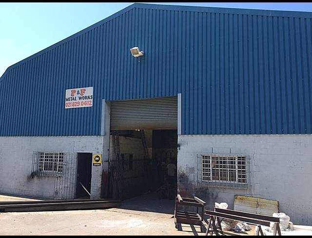 440M² FACTORY TO LET IN OTTERY